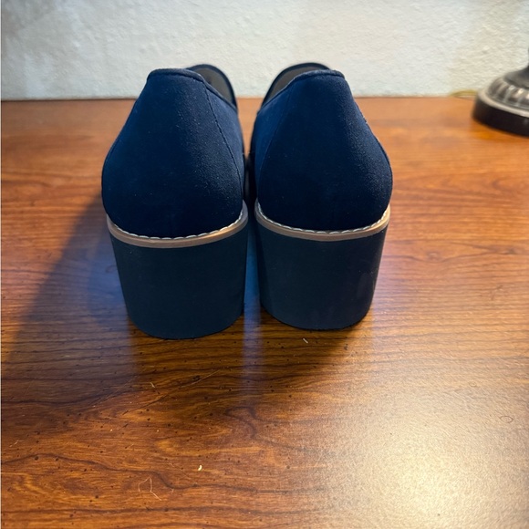 Vionic Ava Navy Suede Loafers with Wedge Heel NIB - Picture 4 of 8